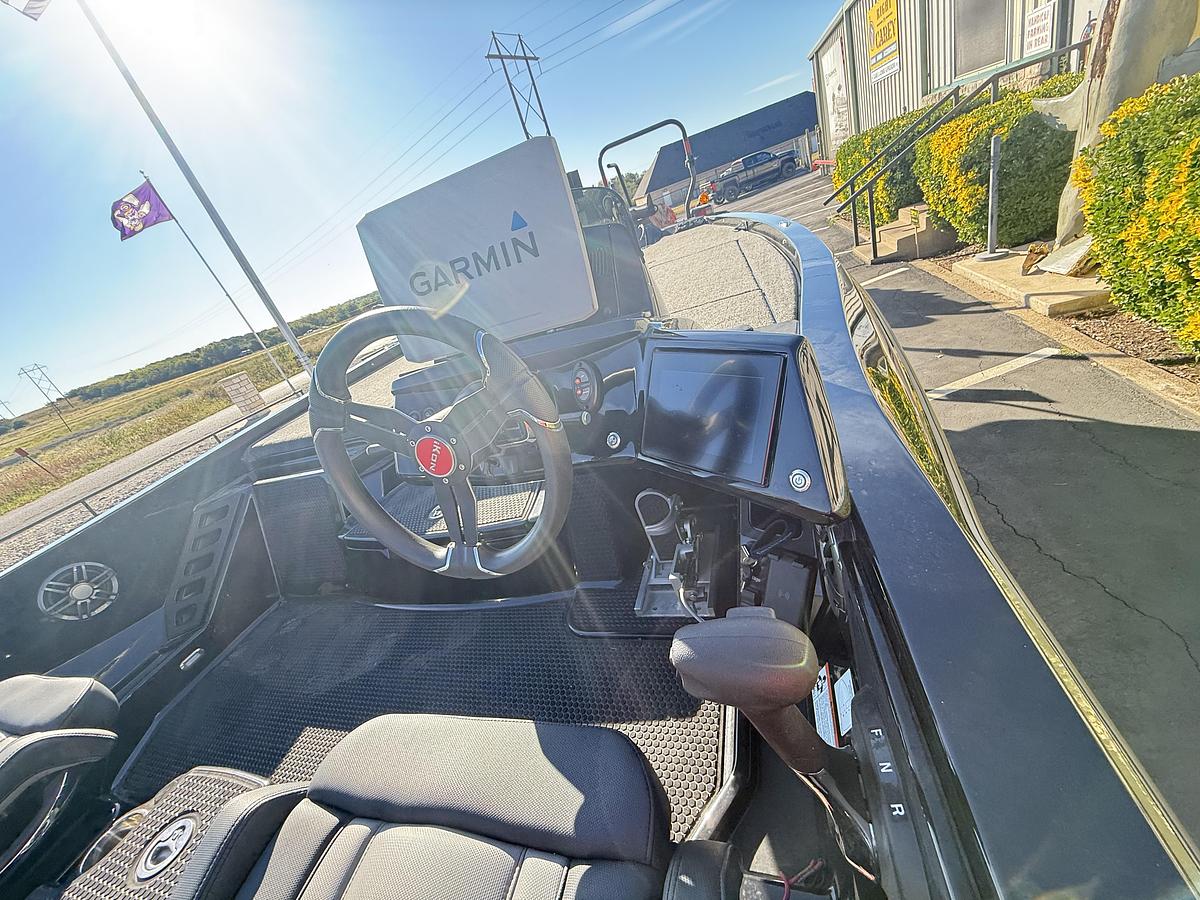 Used 2024 IKON LX 21