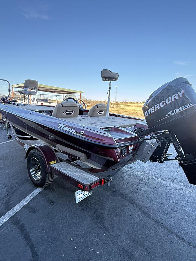 Used 2009 TRITON 18 X 3 PRO