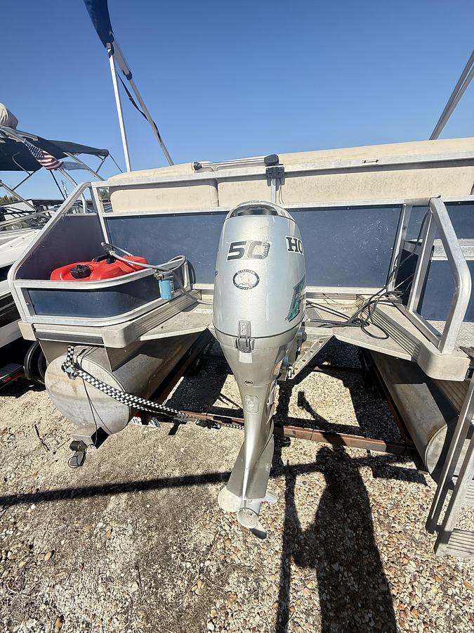 Used 1989 TRACKER/TAHOE BASS BUGGY 18'