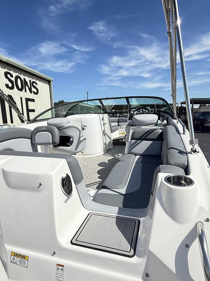 2023 NauticStar 243 DC