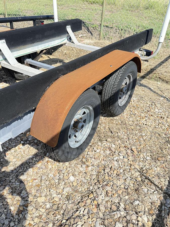 Used SHORELANDER TANDEM AXLE