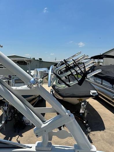 2024 Crownline E235 Surf