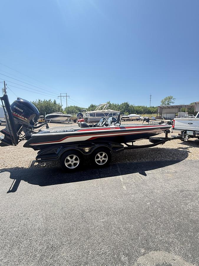 Used 2012 SKEETER FX 20 D/C