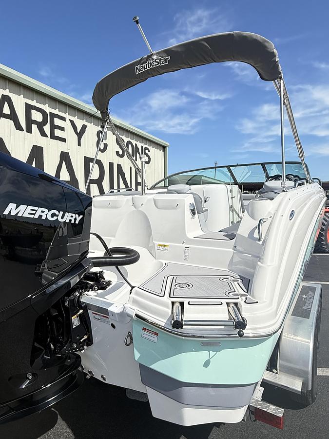 2023 NauticStar 243 DC