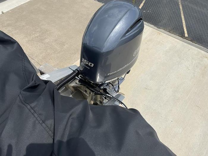 2023 Veranda VF22F4 Deluxe Tri-Toon