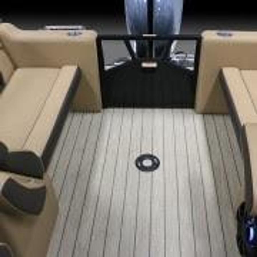 2025 Veranda VX22RC Premium Luxury Tri-Toon