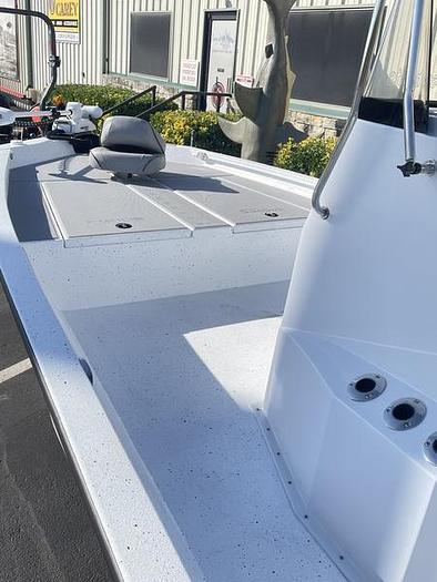 2025 Xpress H210 BAY