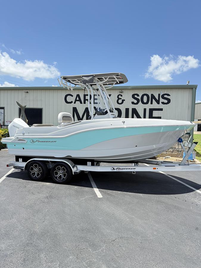 2024 Crownline Finseeker 210CC