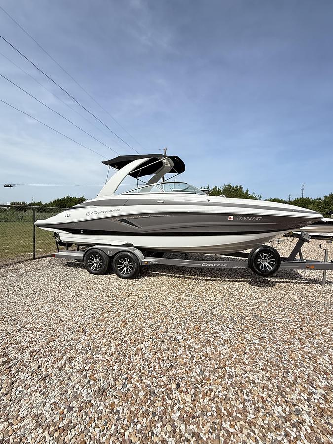 Used 2022 Crownline E255