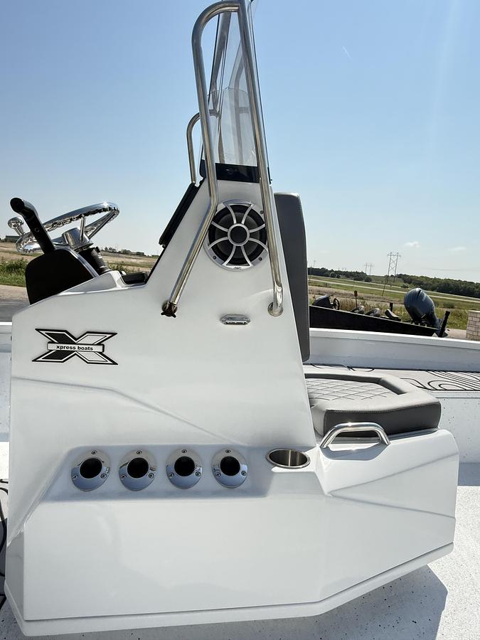 2026 Xpress H-22 BAY