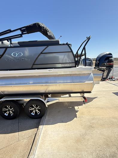 2025 Veranda VR22VLC Tri-Toon