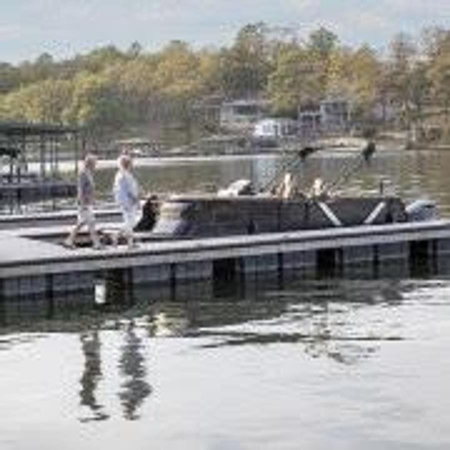 2025 Veranda VX22RC Premium Luxury Tri-Toon