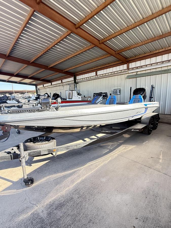 Used 2024 IKON LX 21