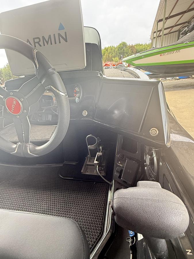 Used 2024 IKON LX 21