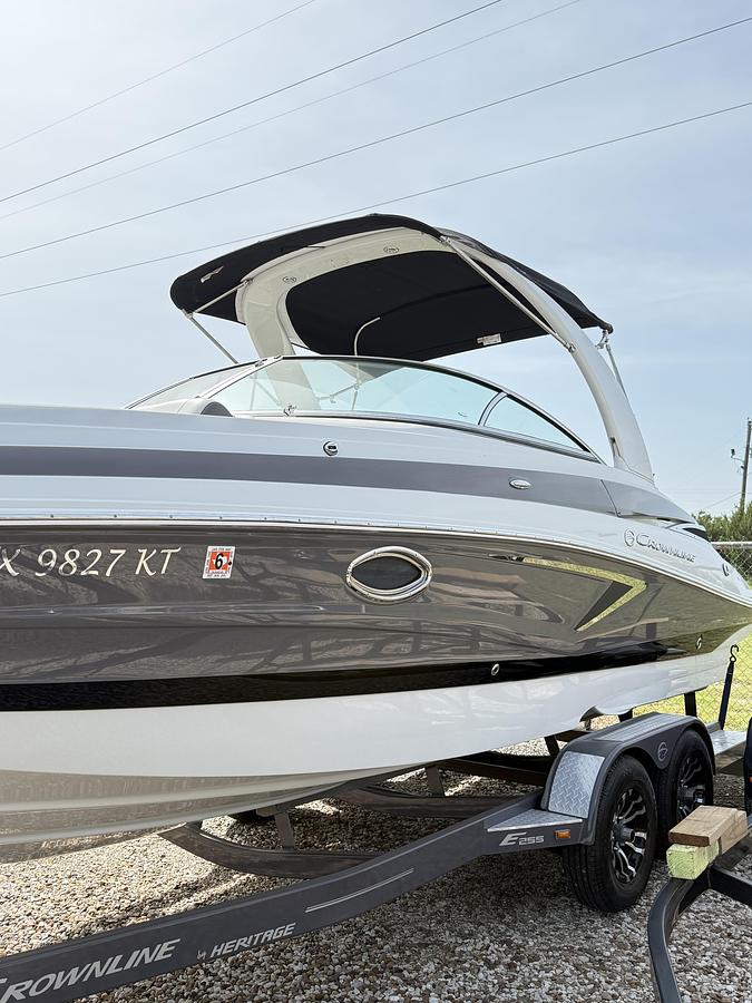 Used 2022 Crownline E255