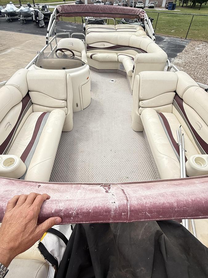 Used 2005 BENNINGTON 2275RL