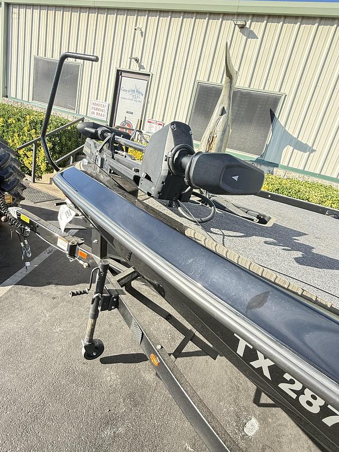 Used 2024 IKON LX 21