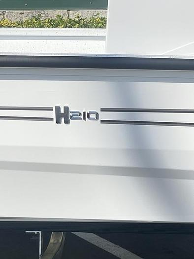 2025 Xpress H210 BAY