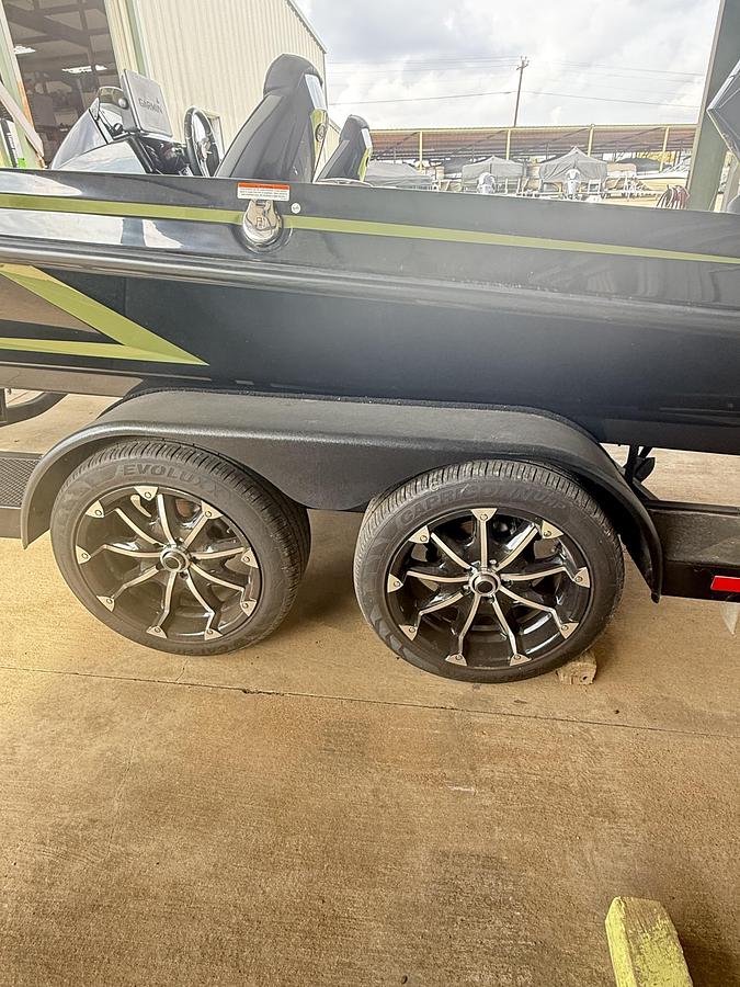 Used 2024 IKON LX 21