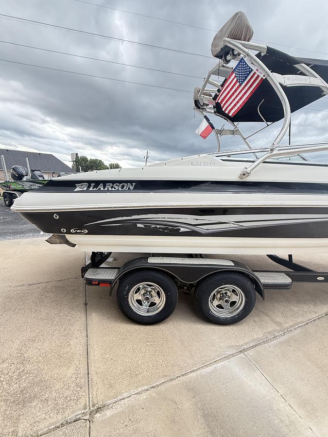 Used 2008 LARSON 228LXI