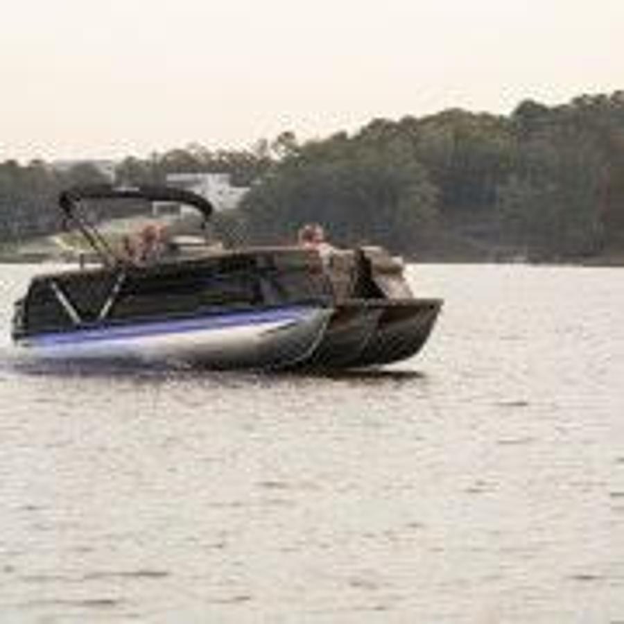 2025 Veranda VX22RC Premium Luxury Tri-Toon