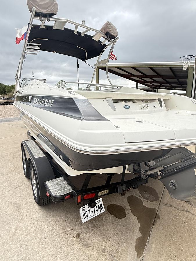 Used 2008 LARSON 228LXI