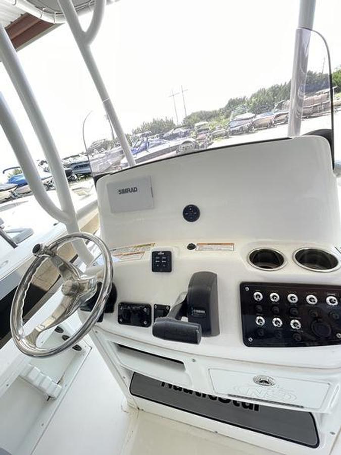 2023 NauticStar 227 XTS BAY DEALER DEMO HUGE DISCOUNT, (MOTOR HAS BEEN NIZPROED TO 332HP.)