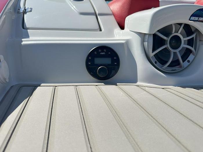 Used 2024 Crownline 260 SS Surf   HUGE DEMO DISCOUNT