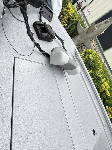 2025 Xpress H-210 BAY