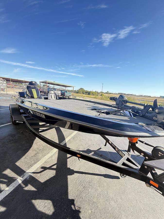 Used 2024 IKON LX 21