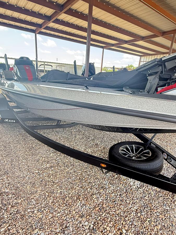 2024 IKon LX20
