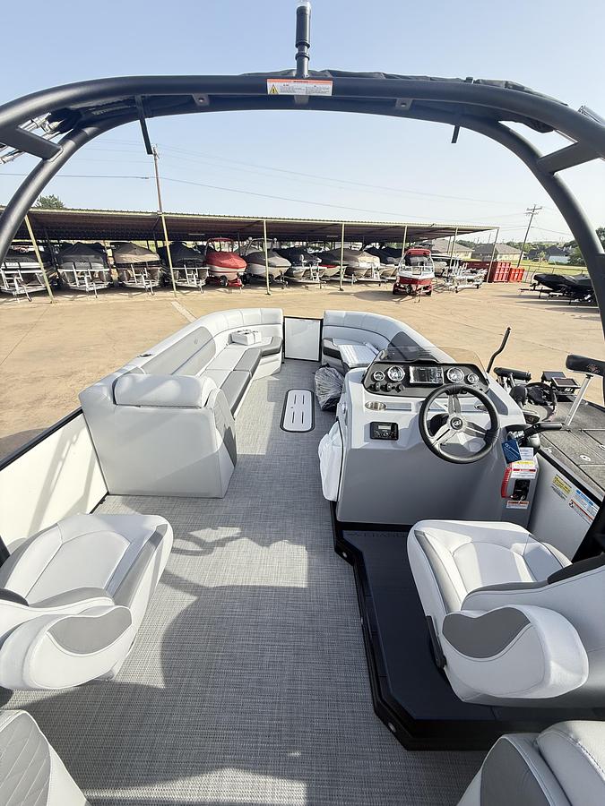 2025 Veranda VS25RC Tri-Toon