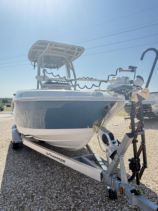 Used 2020 Crownline 220 Finseeker