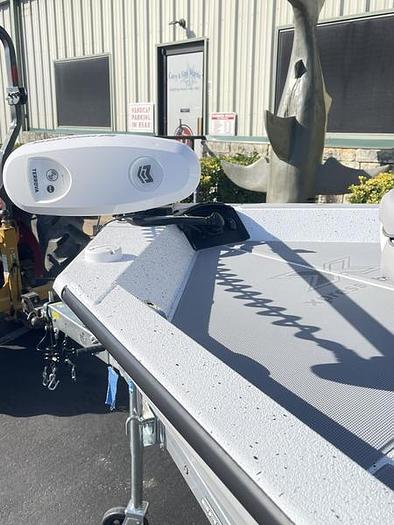 2025 Xpress H210 BAY