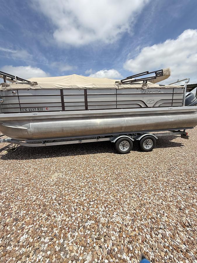 Used 2018 Veranda VR22RC Tri-Toon - XL PACKAGE