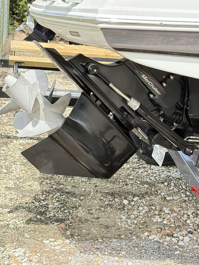 Used 2022 Crownline E255