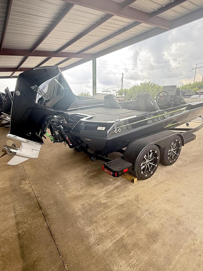 Used 2024 IKON LX 21