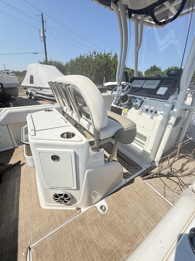Used 2020 Crownline 220 Finseeker