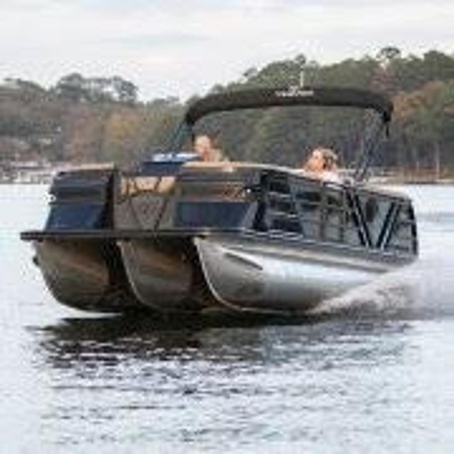 2025 Veranda VX22RC Premium Luxury Tri-Toon