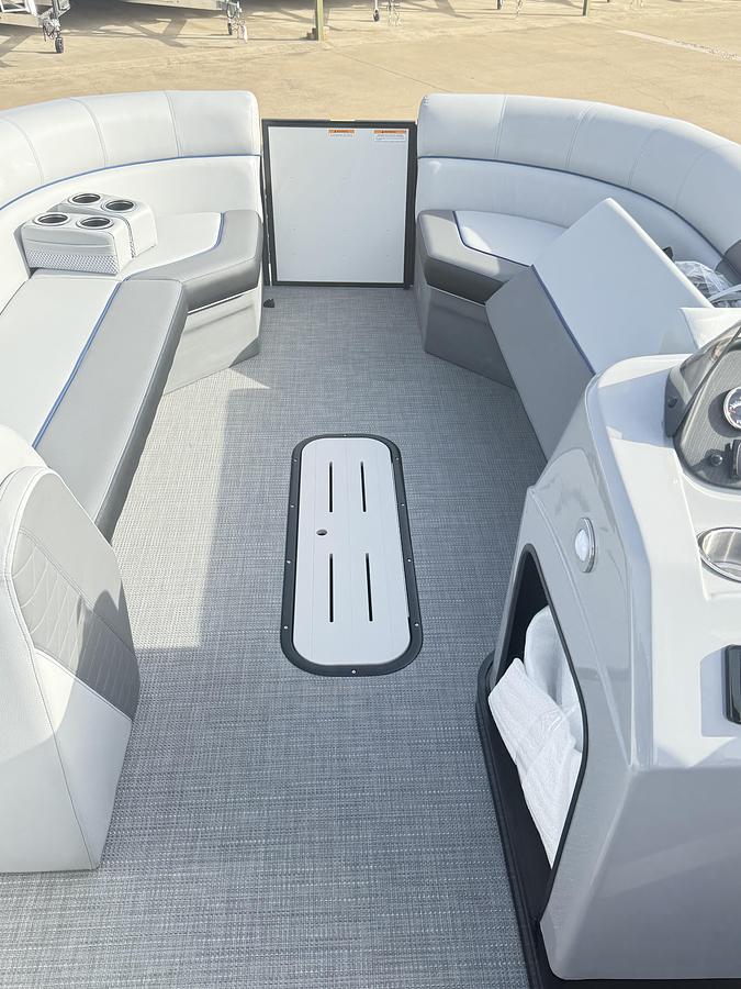 2025 Veranda VS22RC Tri-Toon