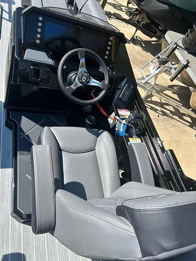 2025 Veranda VX25DCRC Luxury Tri-Toon