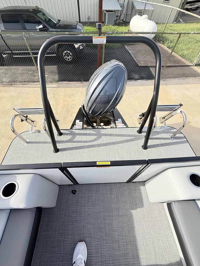 2025 Veranda VS25RC Tri-Toon