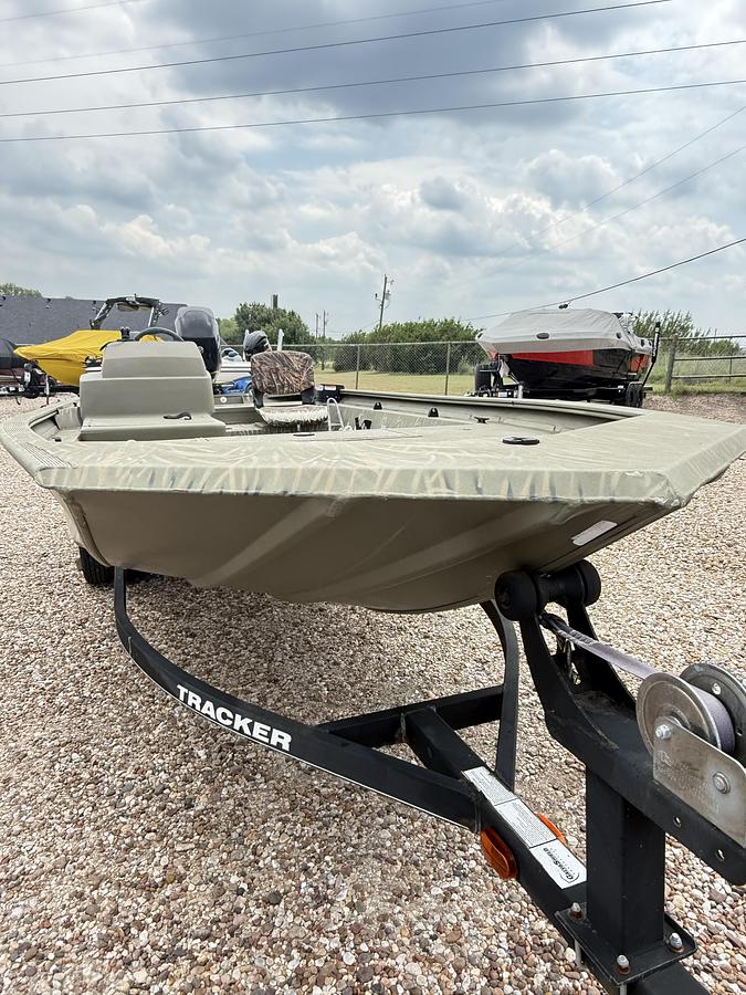 Used 2017 TRACKER/TAHOE 1754 MVX S/C