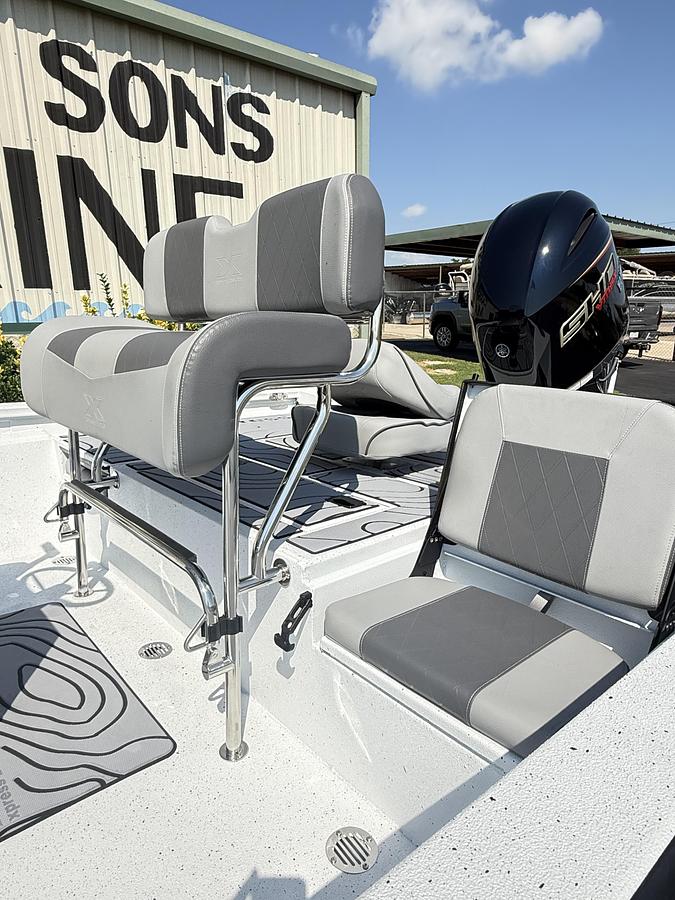 2026 Xpress H-22 BAY