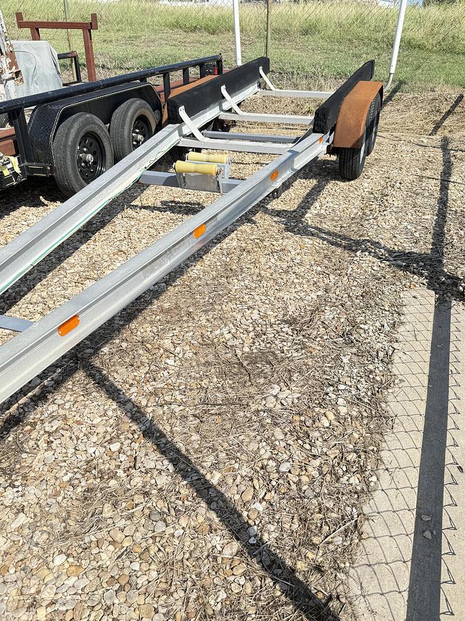 Used SHORELANDER TANDEM AXLE