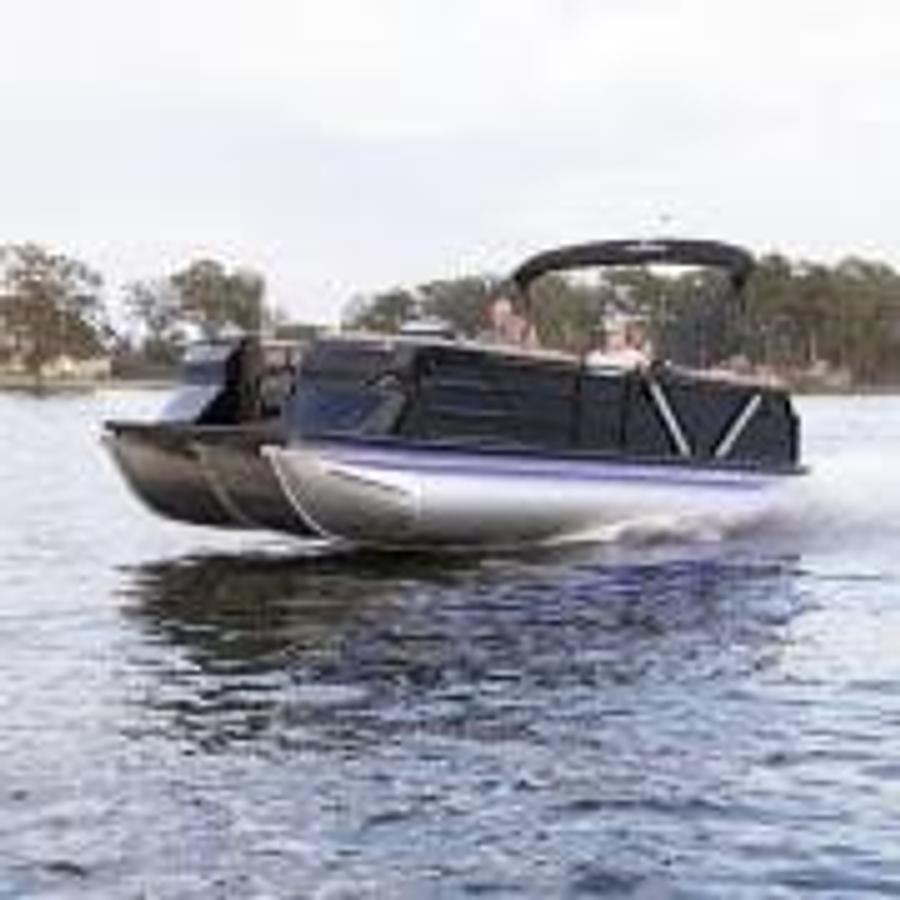 2025 Veranda VX22RC Premium Luxury Tri-Toon