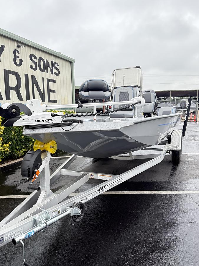 2025 Xpress H 20 BAY