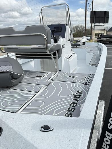 2025 Xpress H-20 BAY