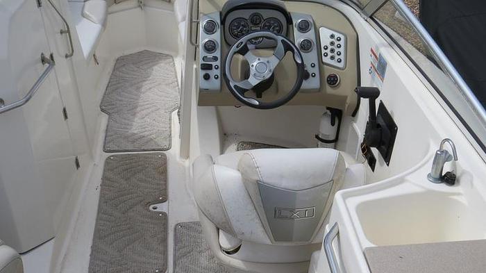 Used 2007 Larson LXI 268BR