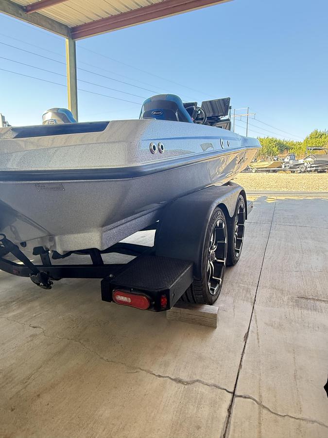 Used 2024 IKON LX 21